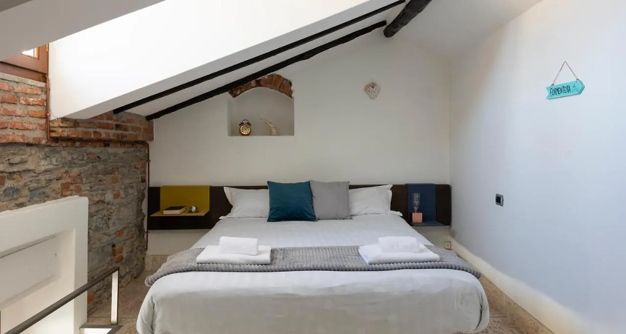 Joivy Cosy Apt In Como Centre 0*,