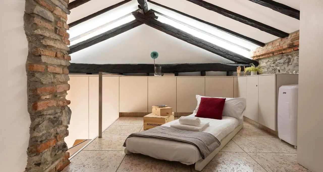 Joivy Cosy Apt In Como Centre 0*,